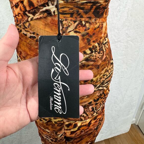 NWT La Femme Animal Print Mini Dress Brown Pleated Sheath Party Cocktail Size 10 - Picture 7 of 10